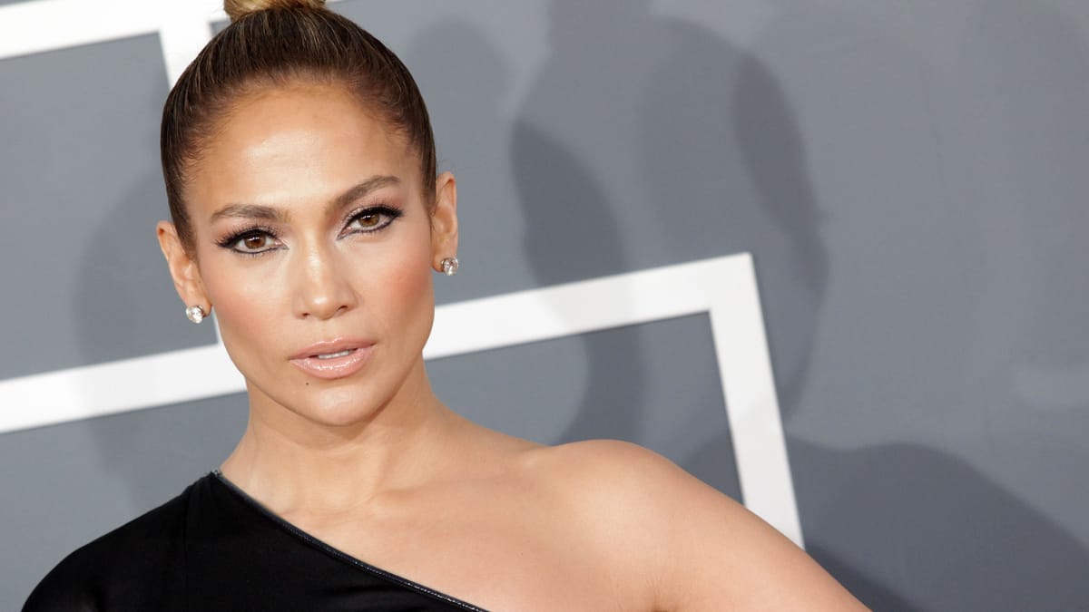 Jennifer Lopez closeup image
