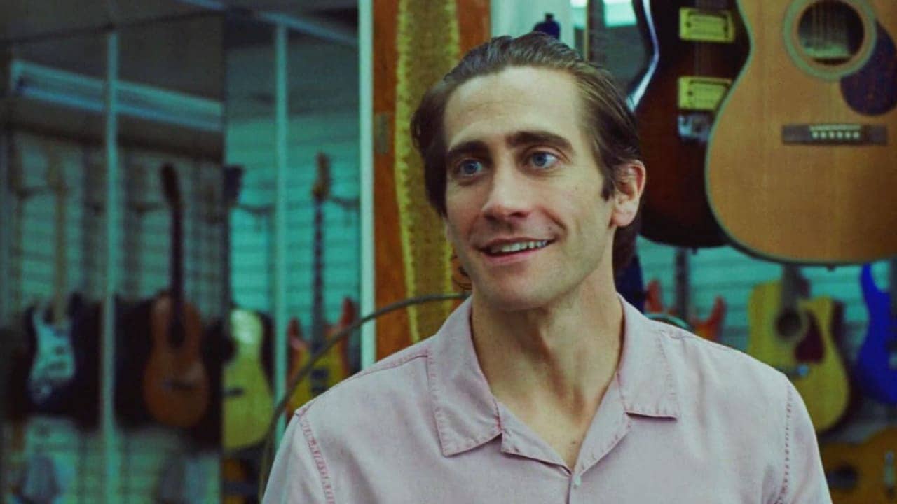Jake Gyllenhaal smiles in Nightcrawler