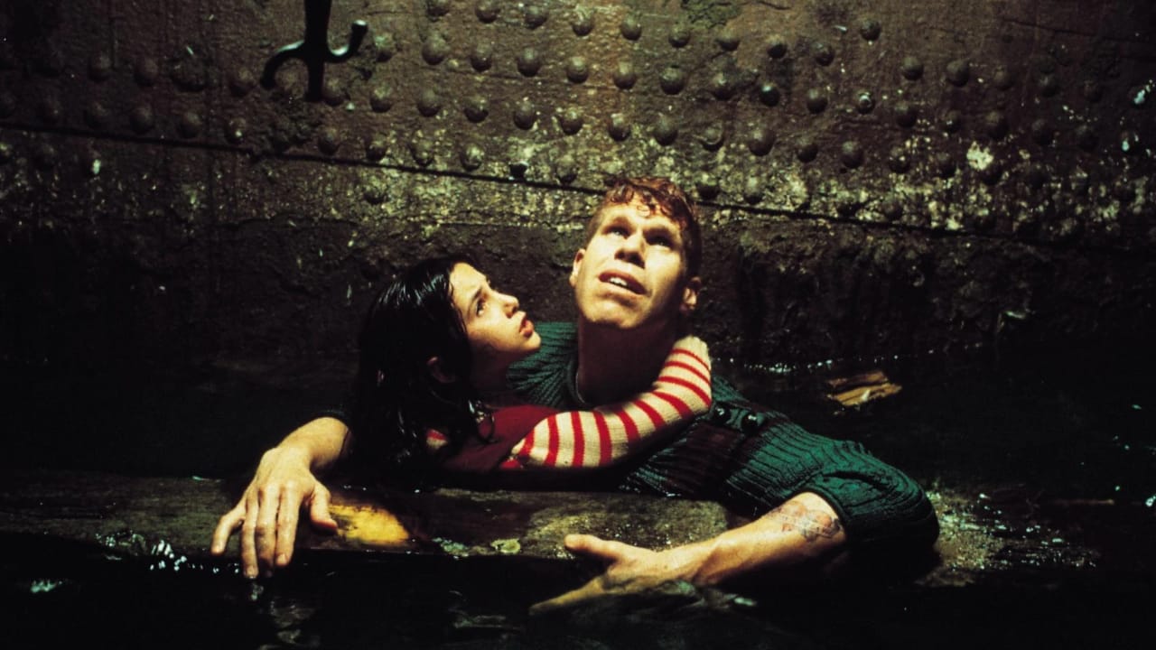 Ron Perlman and Judith Vittet in The City of Lost Children (1995)
