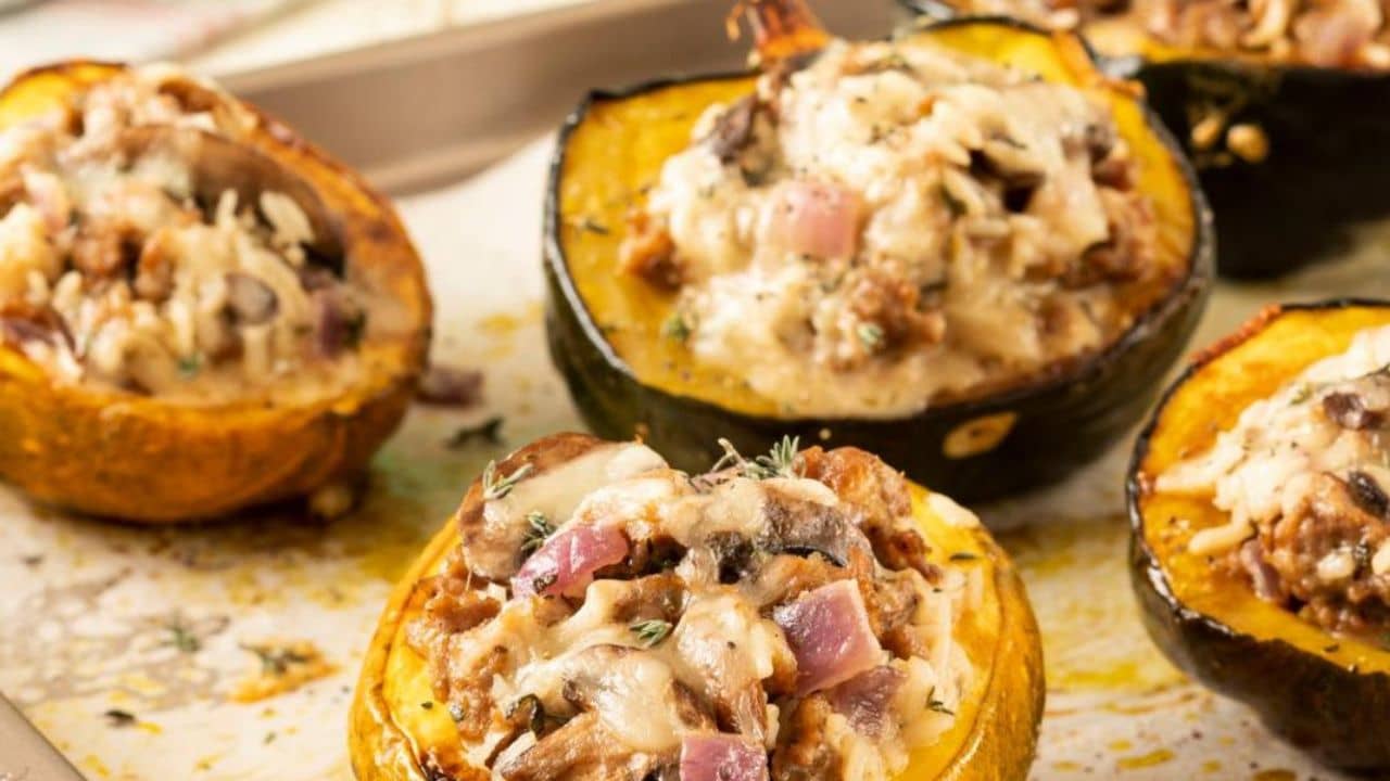 Acorn squash stuffed with peppers, minced meat, mushrooms, onions and other fillings. 