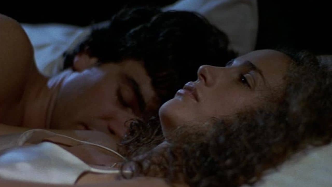 Andie MacDowell and Peter Gallagher in S-x, Lies, and Videotape (1989)