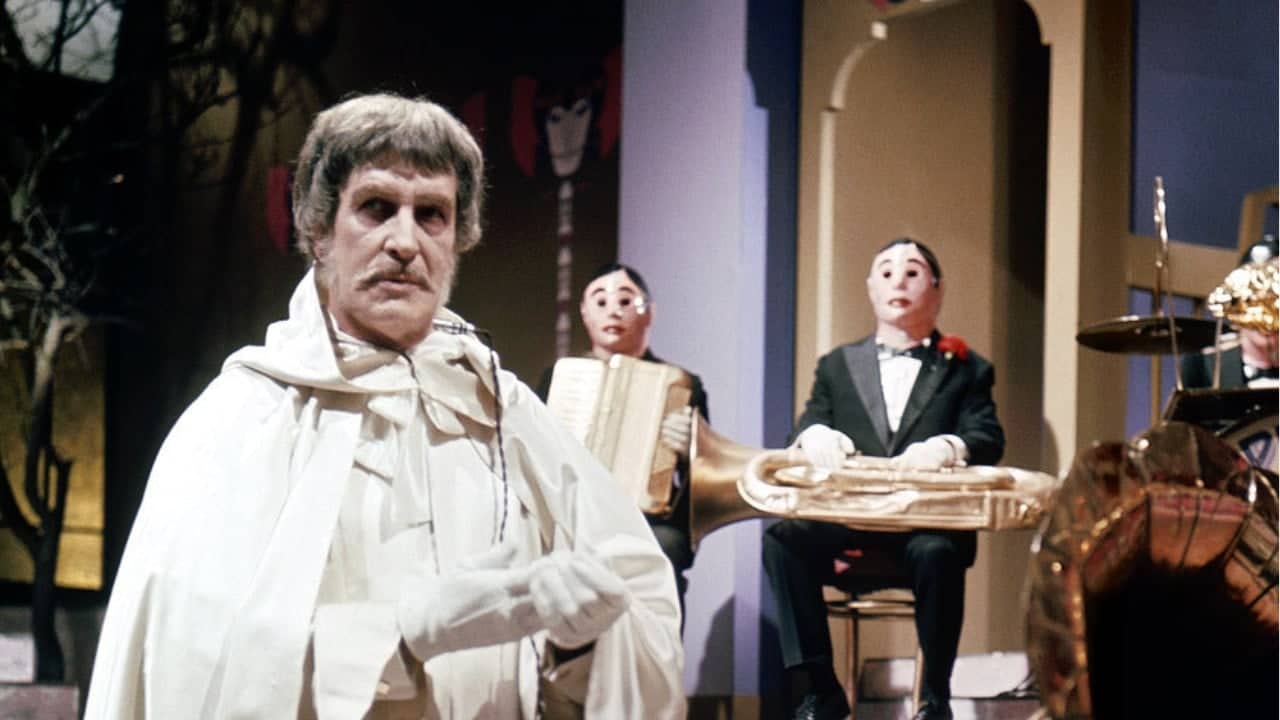 Vincent Price in The Abominable Dr. Phibes (1971)