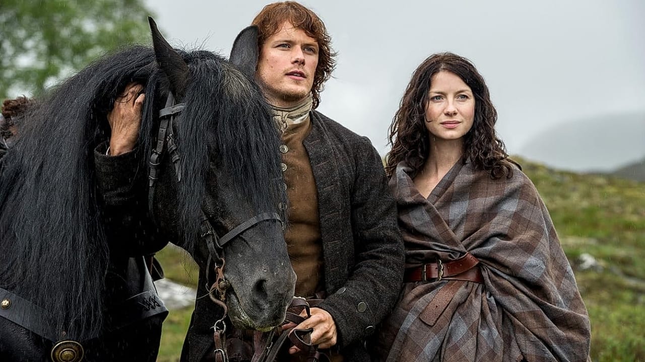 Caitríona Balfe and Sam Heughan in Outlander (2014)